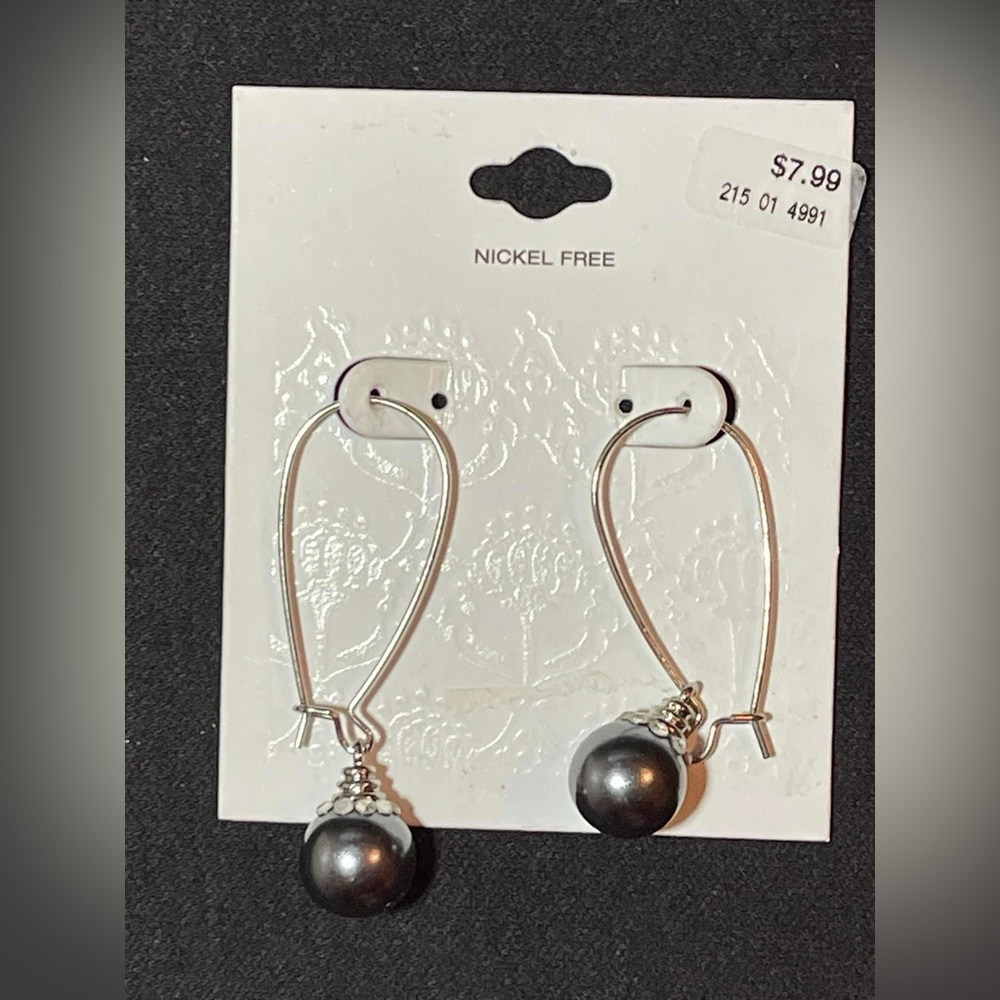 215 - Black Pearl Earring